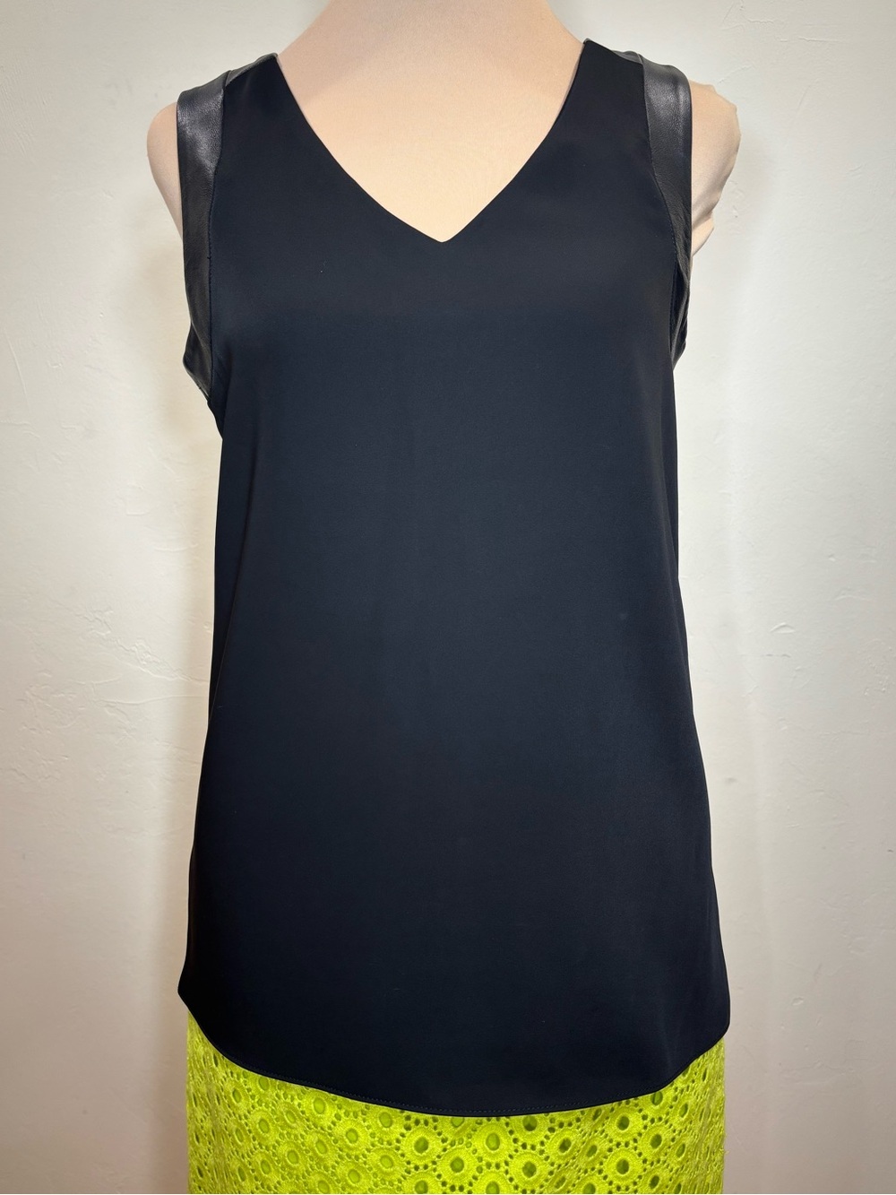 Drew V-Neck Tank Top Leather Details, Black, size XS